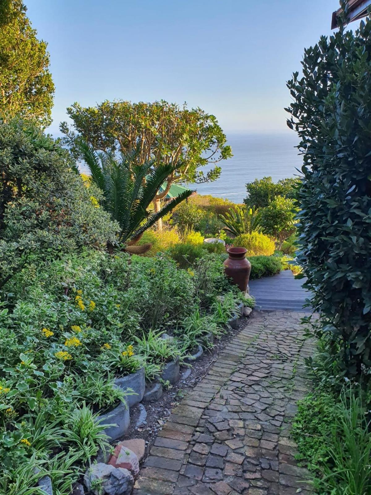 Peaceful Guest Suite With Balcony Views And Garden Setting Brenton-on-Sea Εξωτερικό φωτογραφία