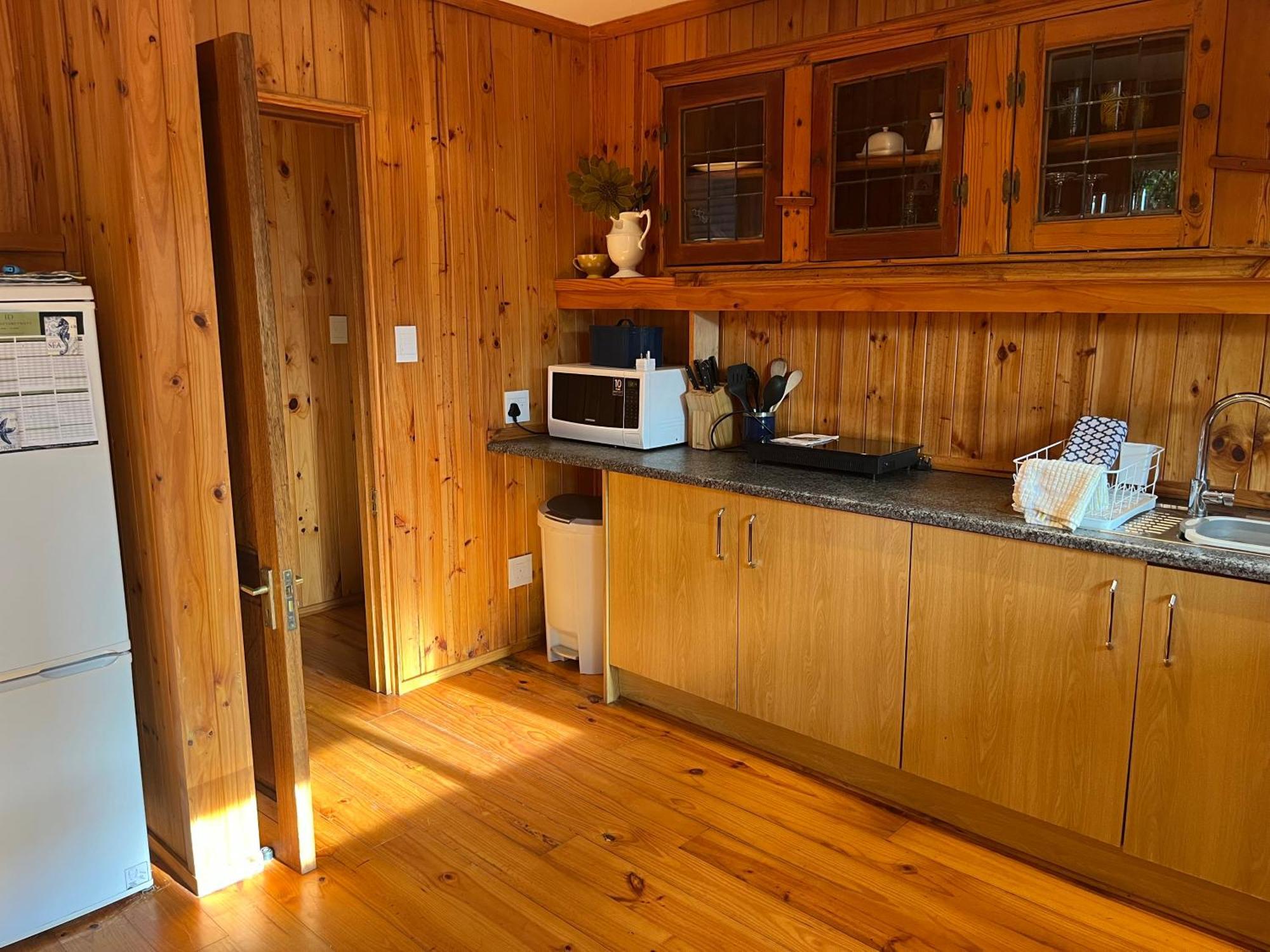 Peaceful Guest Suite With Balcony Views And Garden Setting Brenton-on-Sea Εξωτερικό φωτογραφία